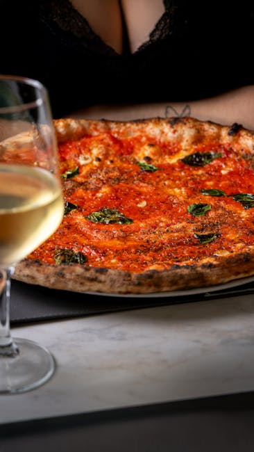 Curs de apă curat printr-un ecosistem natural